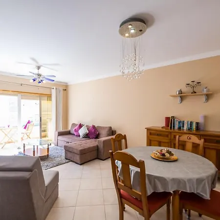 Encosta Superb Two Bedroom Apartment *